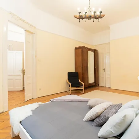 Bazilika Zichy Jeno Stret Apartment