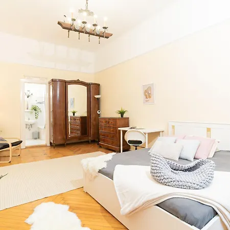 Apartment Bazilika Zichy Jeno Stret